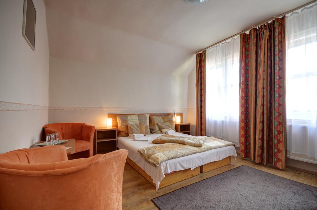 Hotel Róz Szentendre Szoba fotó