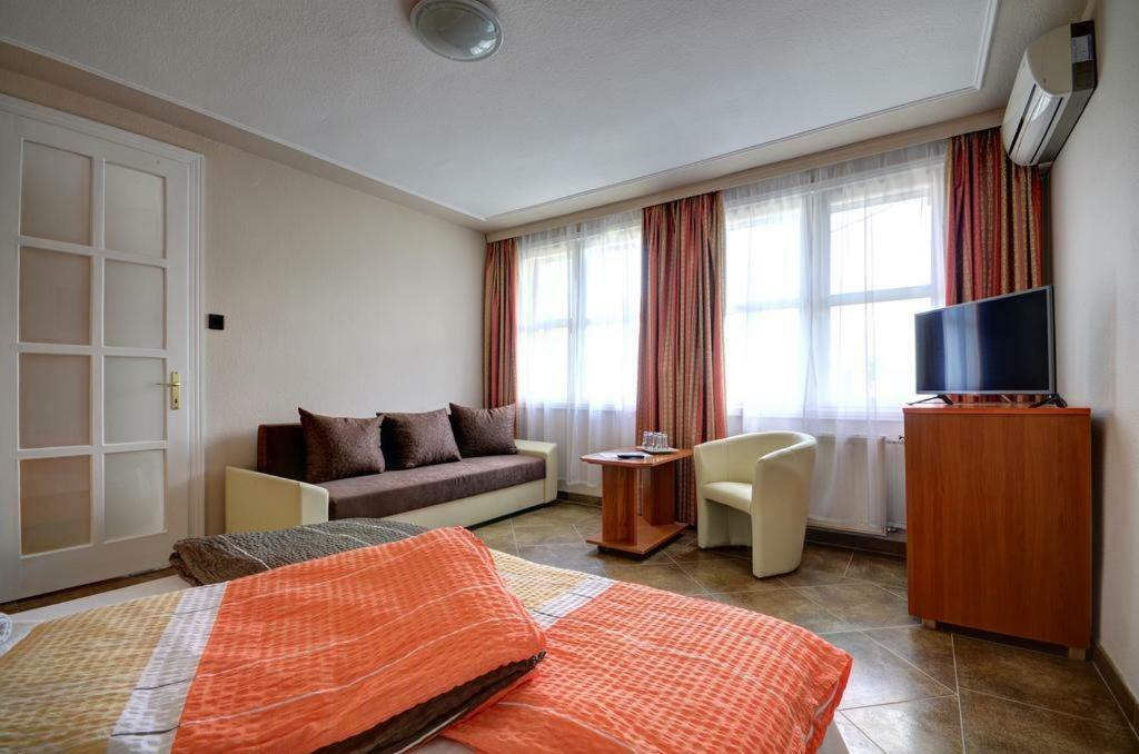 Hotel Róz Szentendre Kültér fotó